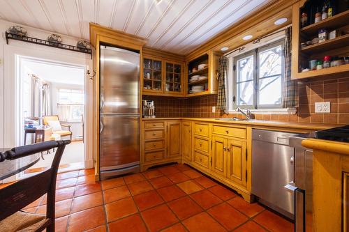 Cuisine - 9 Av. Chassé, Kamouraska, QC - Indoor Photo Showing Kitchen With Double Sink