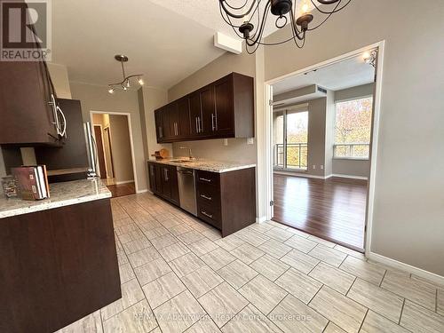 406 - 2511 Lakeshore Road W, Oakville (Br Bronte), ON - Indoor Photo Showing Kitchen