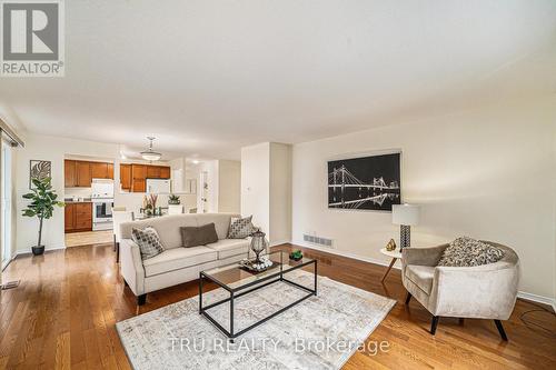 70 Dr. Gordon Crescent, North Grenville, ON - Indoor Photo Showing Living Room