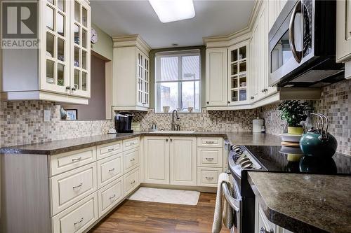 2000 Regent Street Unit# 101, Sudbury, ON - Indoor Photo Showing Kitchen With Upgraded Kitchen