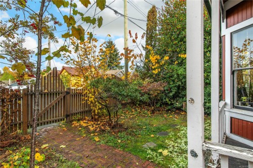 2765 Penrith Ave, Cumberland, BC 