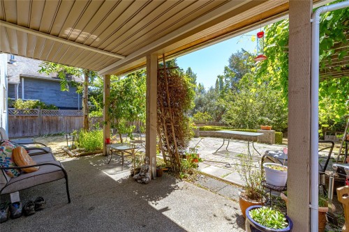 1151 Cherry Rd, Saanich, BC 