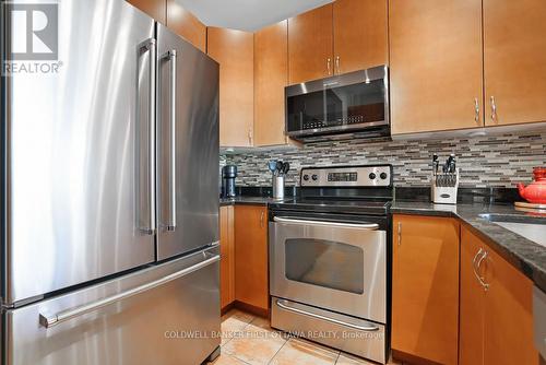 104 Streamside Crescent, Ottawa, ON - Indoor Photo Showing Kitchen