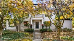 516 KENWOOD AVENUE  Ottawa, ON K2A 0L6