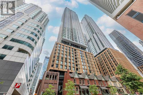 2115 - 8 WIDMER STREET  Toronto, ON M5V 0W6