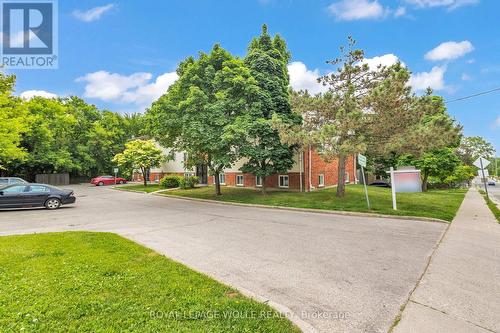 7 - 119 Cedar Street S, Kitchener, ON - Outdoor