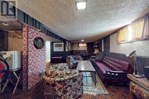 20 Brinloor Boulevard, Toronto, ON - Indoor