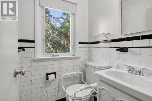 630 Fraser Avenue, Ottawa, ON - Indoor Photo Showing Bathroom