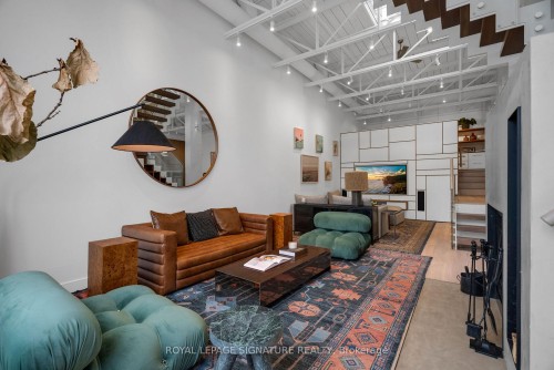 209-676 Richmond Street W, Toronto, ON - Indoor