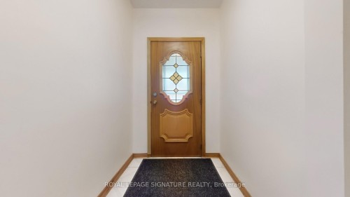 Upper-189 Beatrice Street, Toronto, ON - Indoor Photo Showing Other Room