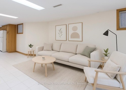 Main-189 Beatrice Street, Toronto, ON - Indoor Photo Showing Living Room