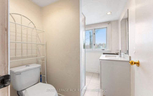 1008 Tottenham Road, New Tecumseth, ON - Indoor Photo Showing Bathroom