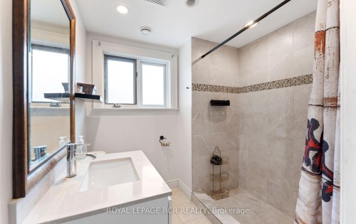 1008 Tottenham Road, New Tecumseth, ON - Indoor Photo Showing Bathroom