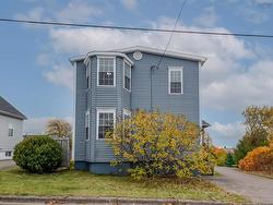 26 Henry  Sydney, NS B1N 2G8
