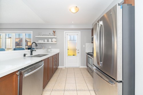 6 Baby Pointe Trail, Brampton, ON - Indoor Photo Showing Kitchen With Double Sink