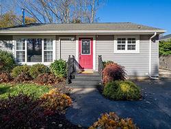 15 Birchwood Terrace  Dartmouth, NS B3A 3W2