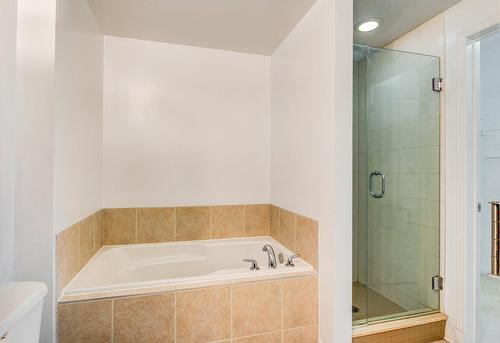 Bathroom - 708-651 Rue De La Montagne, Montréal (Ville-Marie), QC - Indoor Photo Showing Bathroom