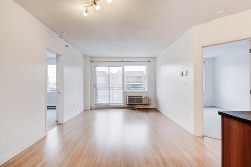 Living room - 708-651 Rue De La Montagne, Montréal (Ville-Marie), QC - Indoor