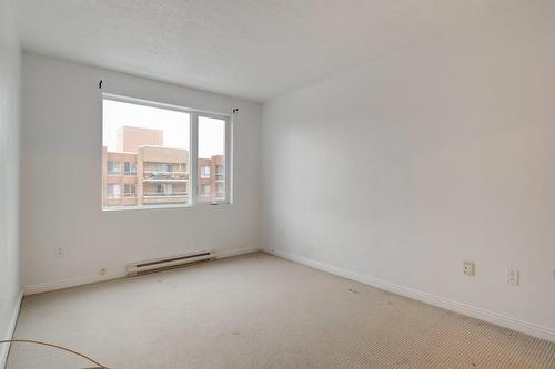 Primary bedroom - 708-651 Rue De La Montagne, Montréal (Ville-Marie), QC - Indoor Photo Showing Other Room