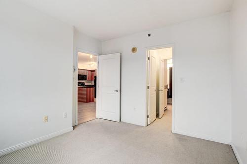 Bedroom - 708-651 Rue De La Montagne, Montréal (Ville-Marie), QC - Indoor Photo Showing Other Room