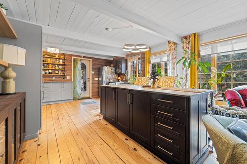 Kitchen - 1595 Ch. Du Lac-Des-Becs-Scie O., Saint-Sauveur, QC - Indoor
