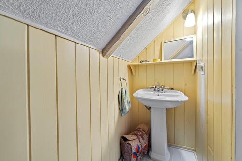 Powder room - 1595 Ch. Du Lac-Des-Becs-Scie O., Saint-Sauveur, QC - Indoor Photo Showing Bathroom