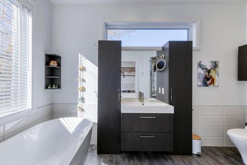 Salle de bains attenante à la CCP - 1883 Rue Honoré-Beaugrand, Montréal (Mercier/Hochelaga-Maisonneuve), QC - Indoor Photo Showing Bathroom