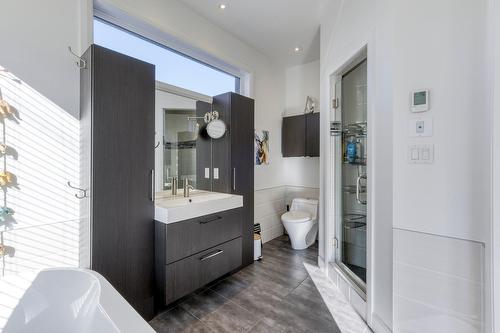 Salle de bains attenante à la CCP - 1883 Rue Honoré-Beaugrand, Montréal (Mercier/Hochelaga-Maisonneuve), QC - Indoor Photo Showing Bathroom