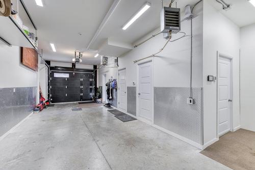 Garage - 1883 Rue Honoré-Beaugrand, Montréal (Mercier/Hochelaga-Maisonneuve), QC - Indoor Photo Showing Garage