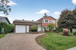 219 Rue Libersan  Sainte-Thérèse, QC J7E 4W6