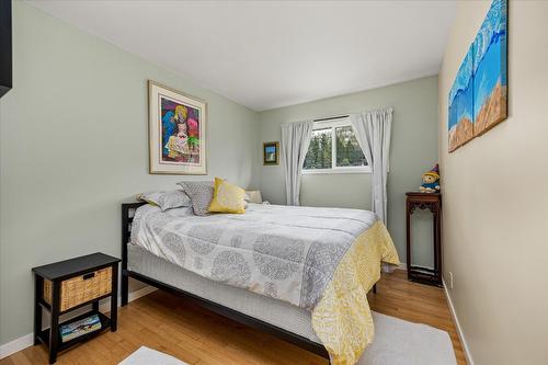 515 Philpott Road, Okanagan Falls, BC - Indoor Photo Showing Bedroom