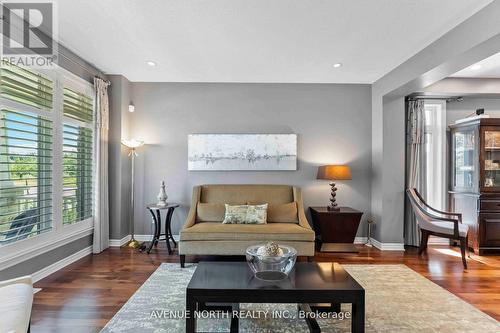 714 Bunchberry Way, Ottawa, ON - Indoor Photo Showing Living Room