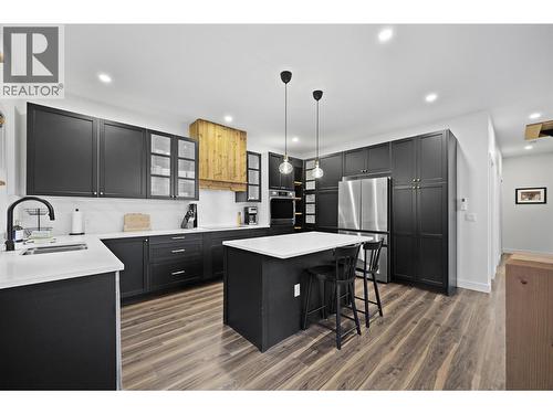 1614 Lower Lakeview Lane, Invermere, BC - Indoor Photo Showing Kitchen With Upgraded Kitchen