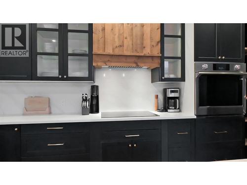 1614 Lower Lakeview Lane, Invermere, BC - Indoor Photo Showing Kitchen