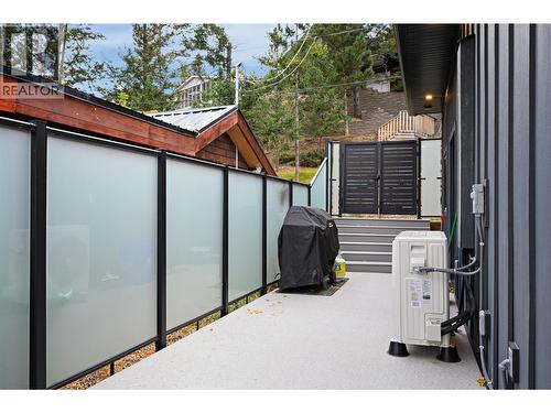 1614 Lower Lakeview Lane, Invermere, BC - Outdoor With Exterior