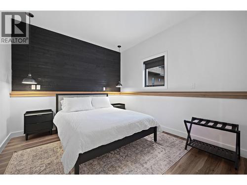 1614 Lower Lakeview Lane, Invermere, BC - Indoor Photo Showing Bedroom