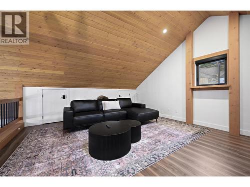 1614 Lower Lakeview Lane, Invermere, BC - Indoor Photo Showing Other Room