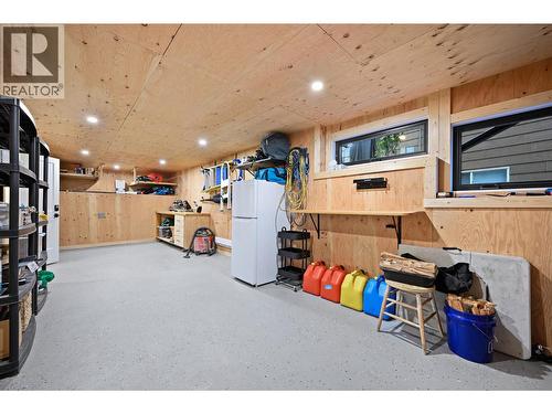 1614 Lower Lakeview Lane, Invermere, BC - Indoor