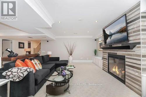 1595 Calverton Court, Mississauga, ON - Indoor Photo Showing Living Room With Fireplace