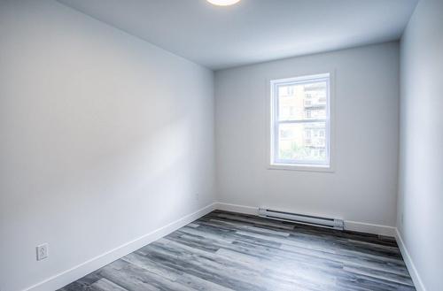 Chambre à coucher - 17-4570 Av. Walkley, Montréal (Côte-Des-Neiges/Notre-Dame-De-Grâce), QC - Indoor Photo Showing Other Room