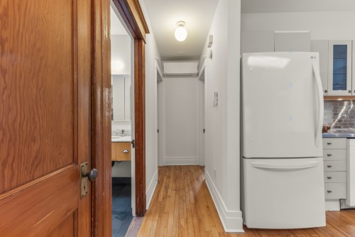 Bathroom - 4303 Rue Chapleau, Montréal (Le Plateau-Mont-Royal), QC - Indoor Photo Showing Laundry Room