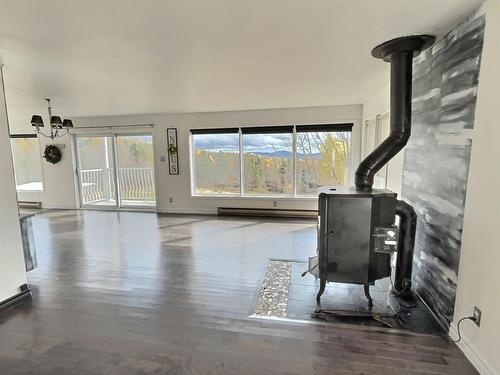 Salon - 252 9E Rang, Saint-Adrien-D'Irlande, QC 