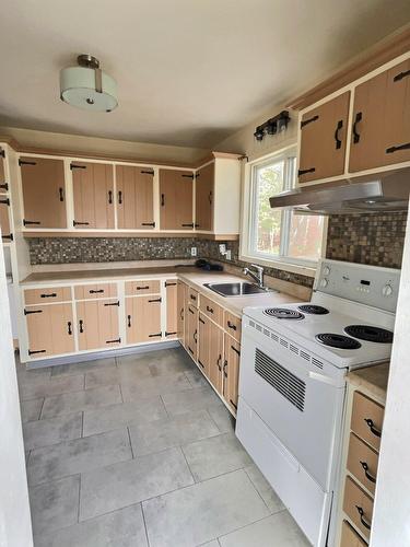 Cuisine - 252 9E Rang, Saint-Adrien-D'Irlande, QC 