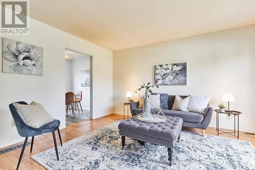 607 Carlisle Street, Cobourg, ON - Indoor Photo Showing Living Room