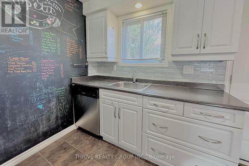 80 - 40 Tiffany Drive, London East (East I), ON - Indoor Photo Showing Kitchen