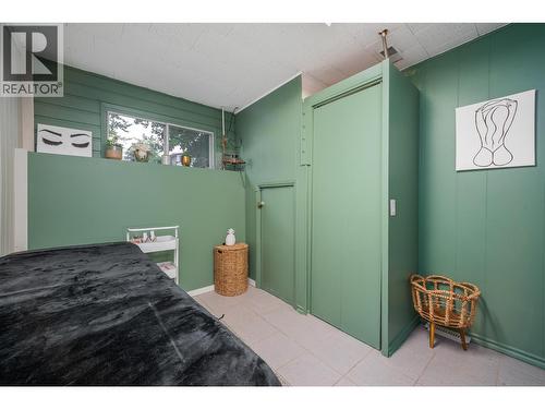 1012 33 Avenue, Vernon, BC - Indoor Photo Showing Bedroom