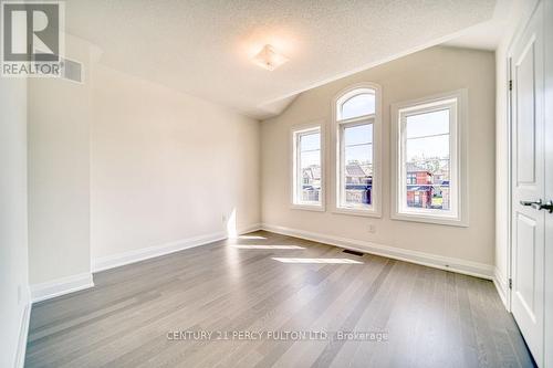 1350 Davis Loop, Innisfil, ON - Indoor Photo Showing Other Room