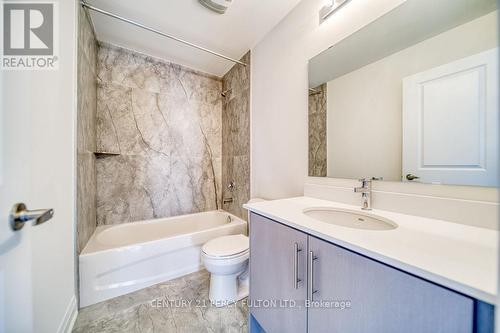 1350 Davis Loop, Innisfil, ON - Indoor Photo Showing Bathroom