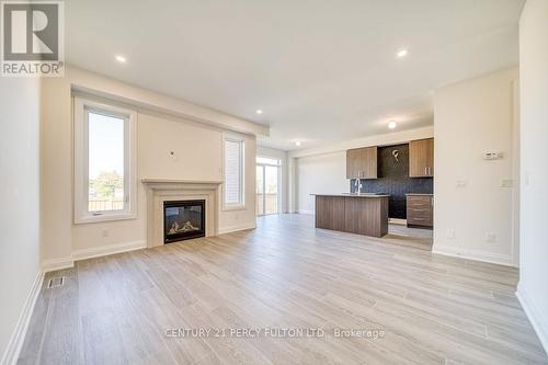 1350 Davis Loop, Innisfil, ON - Indoor Photo Showing Living Room With Fireplace