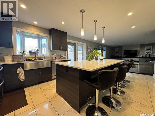 1703 Hunter Place E, Regina, SK - Indoor Photo Showing Kitchen With Upgraded Kitchen